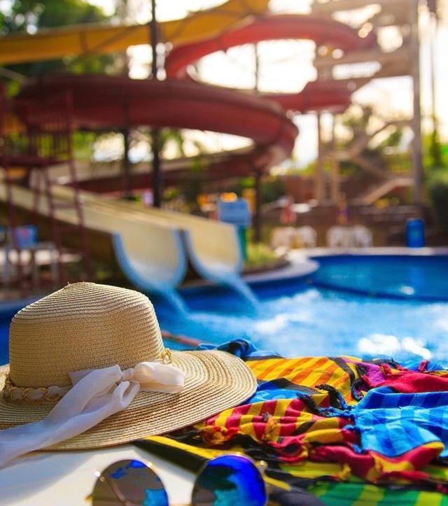 Hotel Golden Dolphin Com Cafe Da Manha! Piscinas 24H 卡达斯诺瓦斯 外观 照片